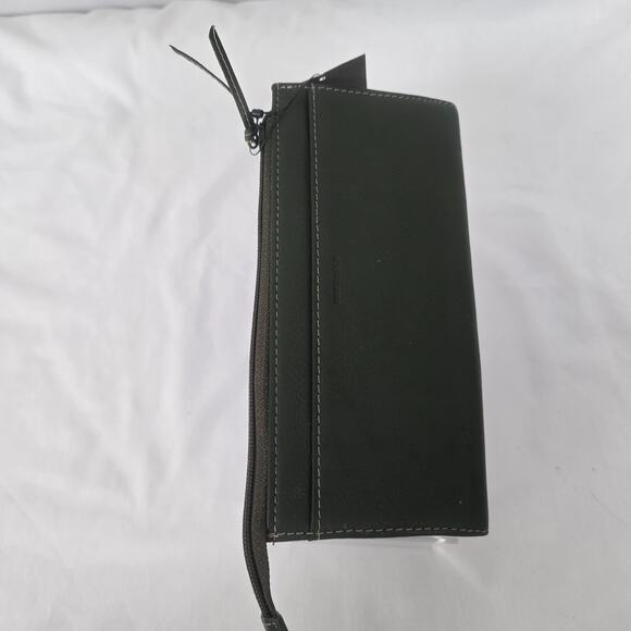 Merona Clutch or Wallet Dark Green 8" x 4" x 2" Zip Closure Snap Pockets NWT - Picture 15 of 16